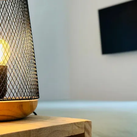 Spacieux T2 Decore Avec Gout Англе
